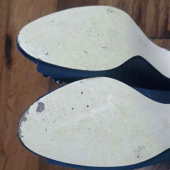 Beautiful comfortable navy satin shoes - Picture 7 of 10